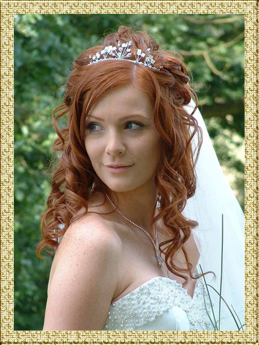 Игривая свадебная прическа на длинные волосы фото невесты