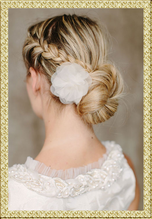 Растрепанная свадебная прическа косы фото