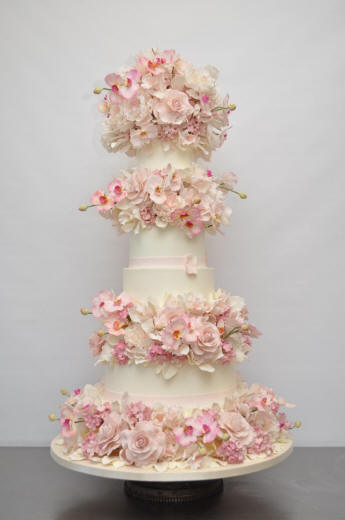 Высокий красивый свадебный торт фото